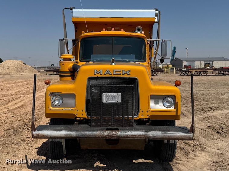 image for item GP9704 1986 Mack R688ST dump truck