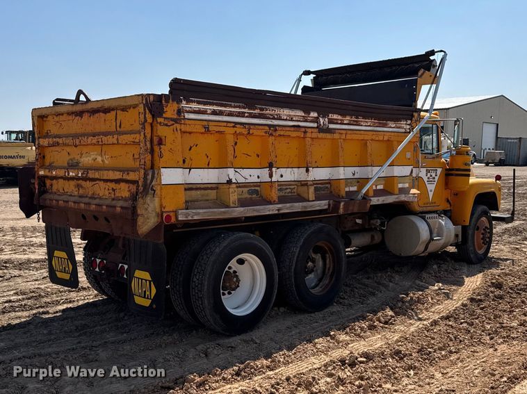 image for item GP9704 1986 Mack R688ST dump truck