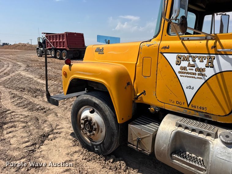 image for item GP9704 1986 Mack R688ST dump truck