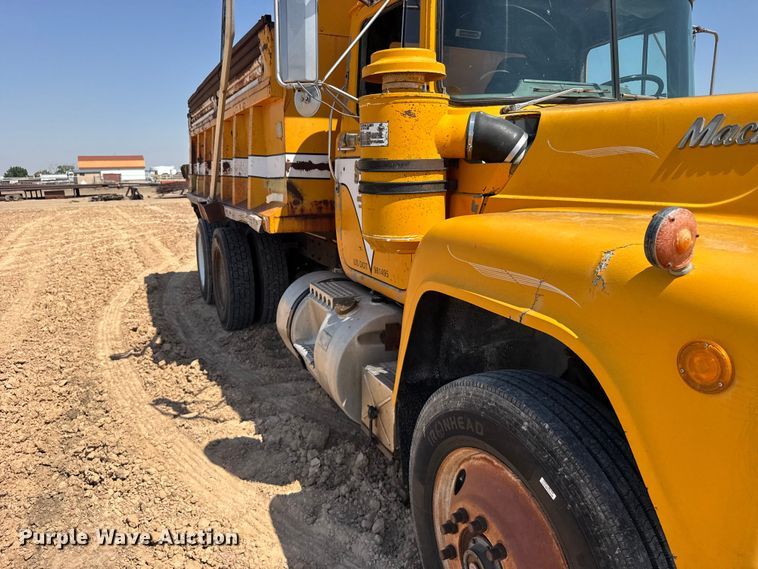 image for item GP9704 1986 Mack R688ST dump truck