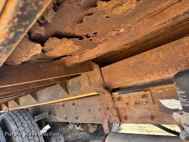 image for item GP9704 1986 Mack R688ST dump truck
