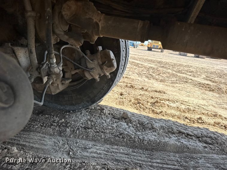 image for item GP9704 1986 Mack R688ST dump truck