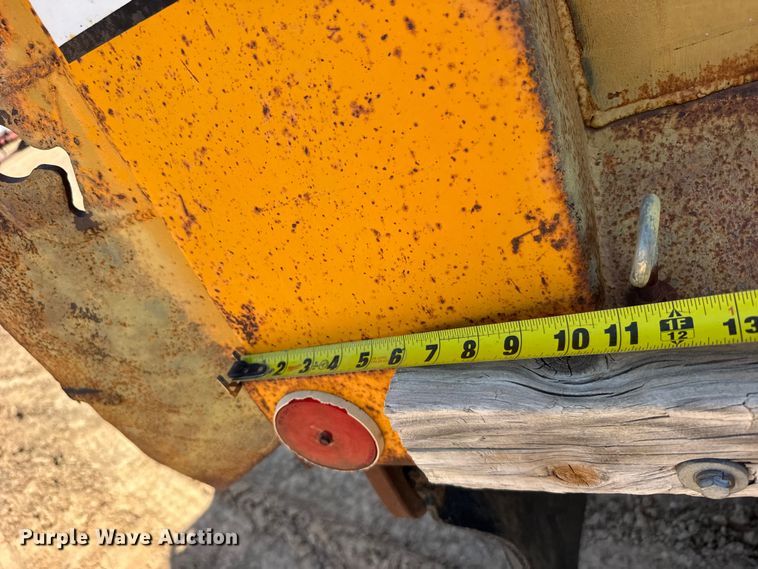 image for item GP9704 1986 Mack R688ST dump truck
