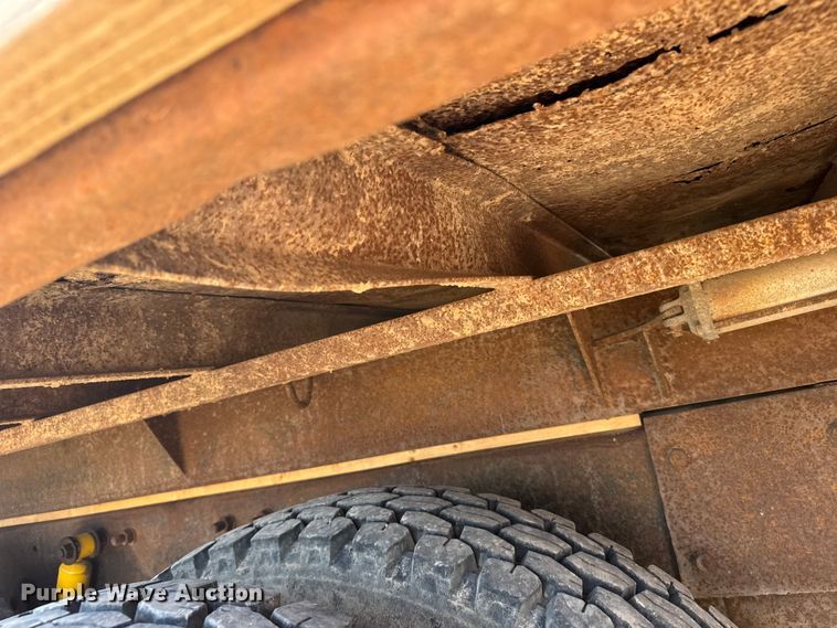 image for item GP9704 1986 Mack R688ST dump truck