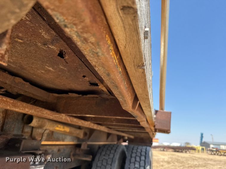 image for item GP9704 1986 Mack R688ST dump truck