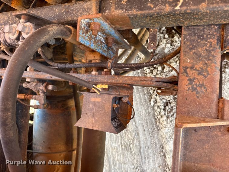 image for item GP9704 1986 Mack R688ST dump truck