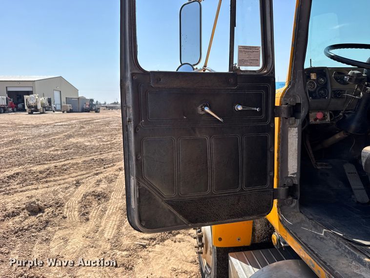 image for item GP9704 1986 Mack R688ST dump truck
