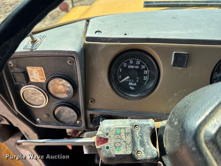 image for item GP9704 1986 Mack R688ST dump truck