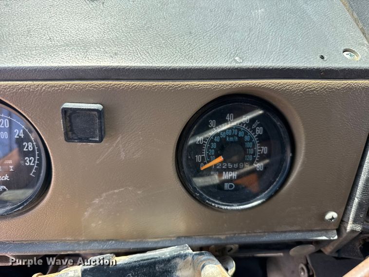 image for item GP9704 1986 Mack R688ST dump truck