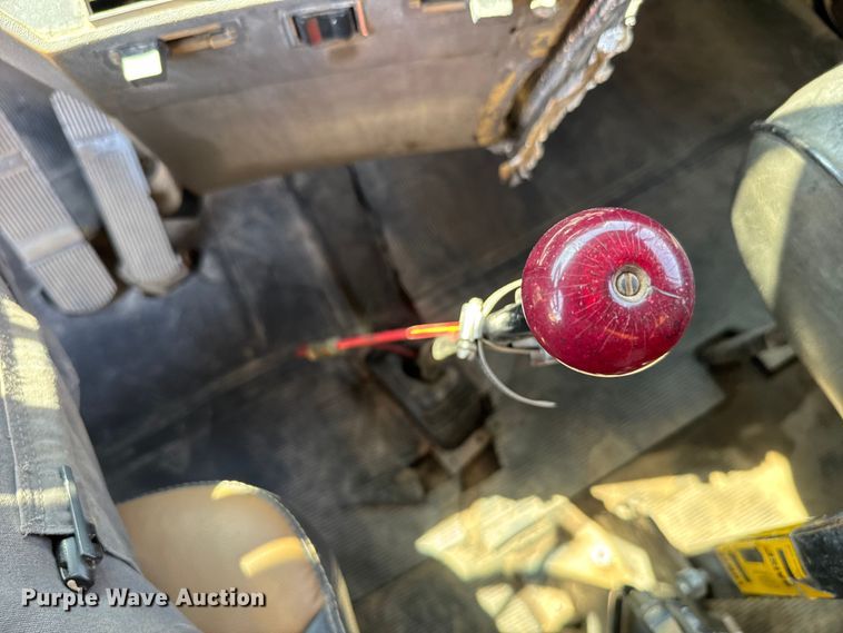 image for item GP9704 1986 Mack R688ST dump truck
