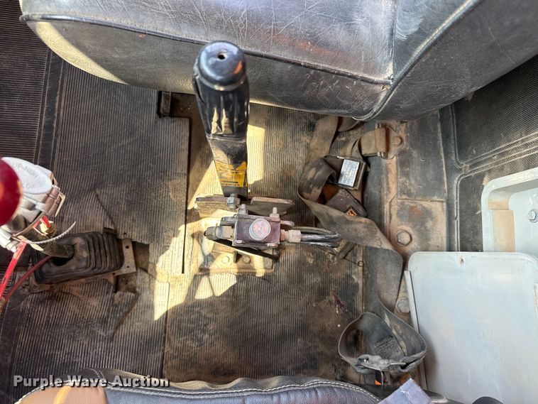 image for item GP9704 1986 Mack R688ST dump truck