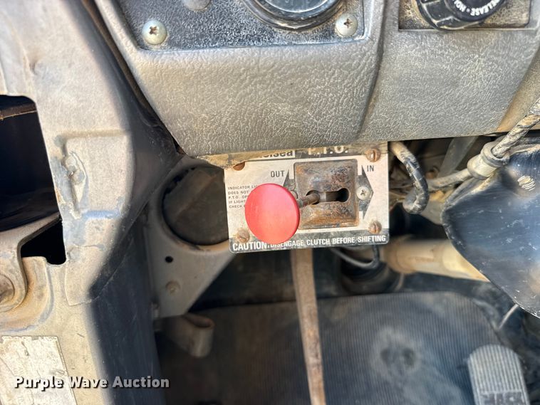 image for item GP9704 1986 Mack R688ST dump truck