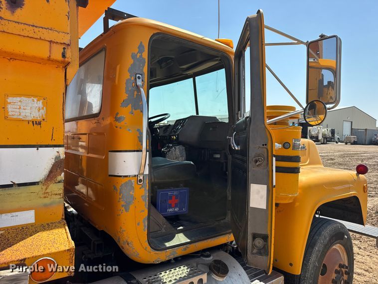 image for item GP9704 1986 Mack R688ST dump truck