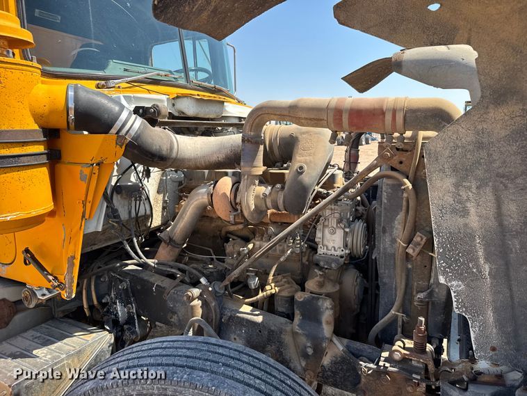 image for item GP9704 1986 Mack R688ST dump truck
