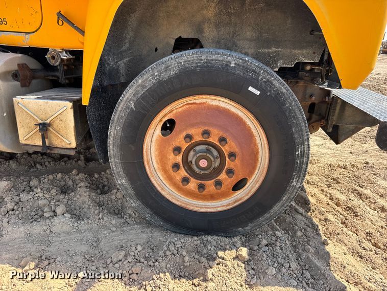 image for item GP9704 1986 Mack R688ST dump truck