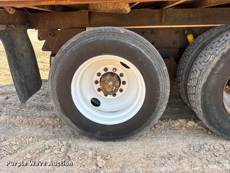 image for item GP9704 1986 Mack R688ST dump truck