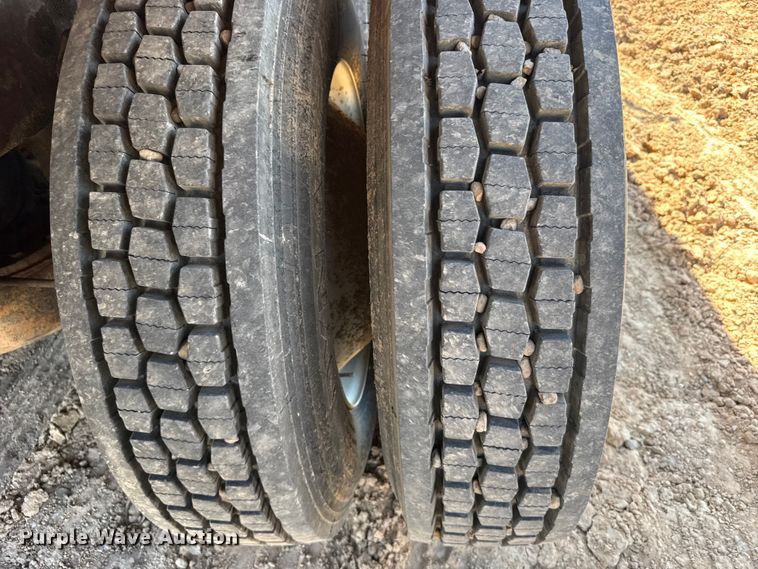 image for item GP9704 1986 Mack R688ST dump truck