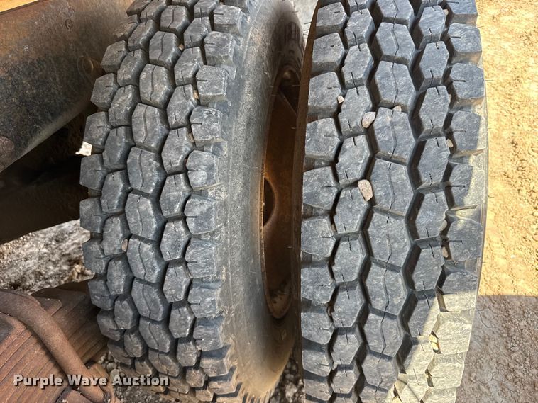image for item GP9704 1986 Mack R688ST dump truck
