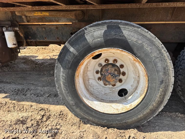 image for item GP9704 1986 Mack R688ST dump truck
