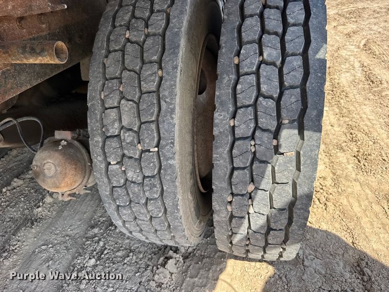 image for item GP9704 1986 Mack R688ST dump truck