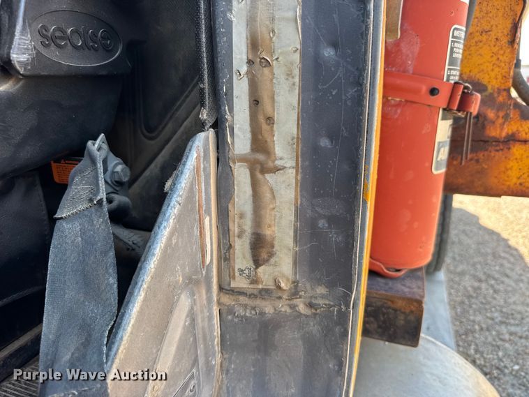 image for item GP9704 1986 Mack R688ST dump truck