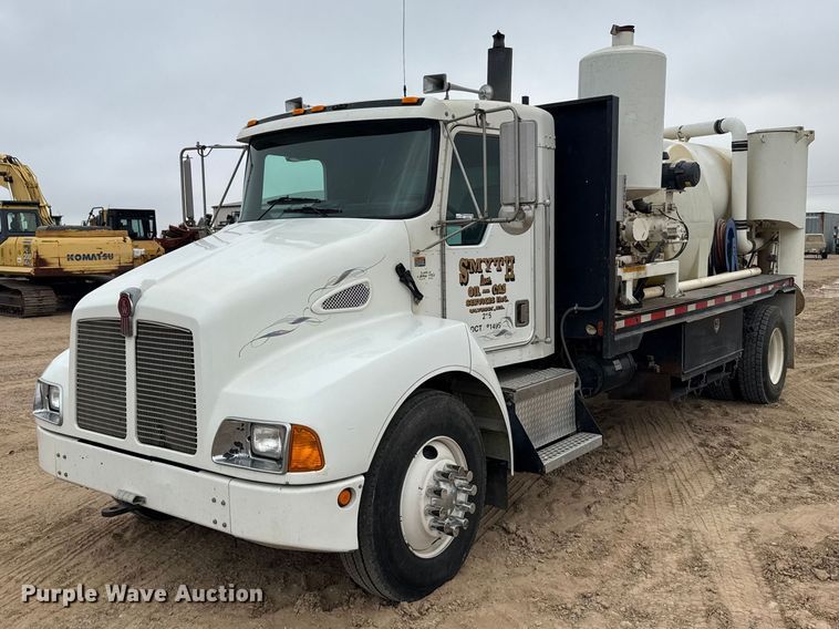 image for item GP9706 2001 Kenworth T300 hydrovac truck