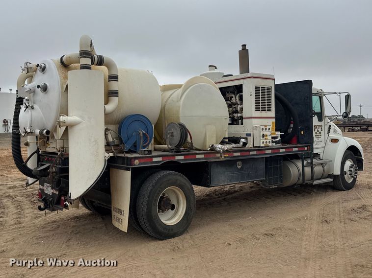 image for item GP9706 2001 Kenworth T300 hydrovac truck