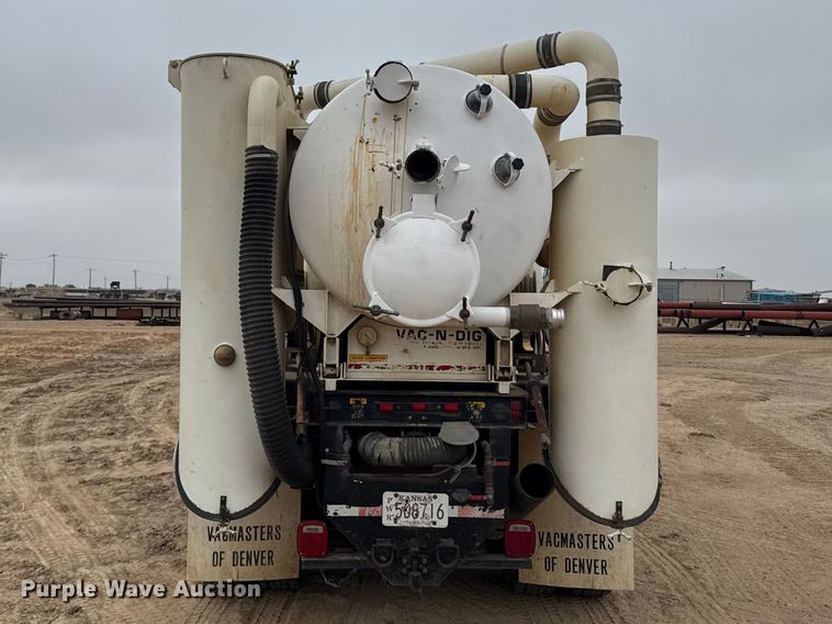 image for item GP9706 2001 Kenworth T300 hydrovac truck