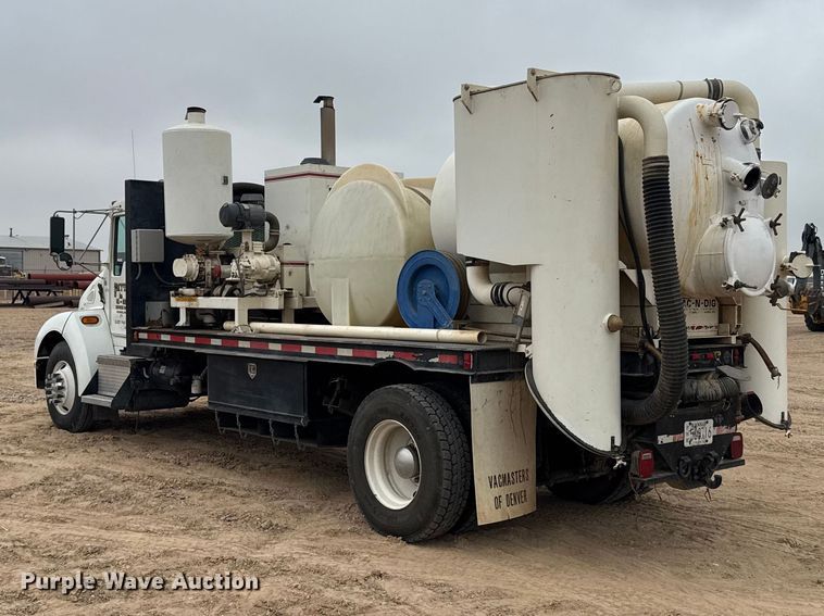 image for item GP9706 2001 Kenworth T300 hydrovac truck