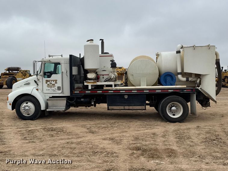 image for item GP9706 2001 Kenworth T300 hydrovac truck