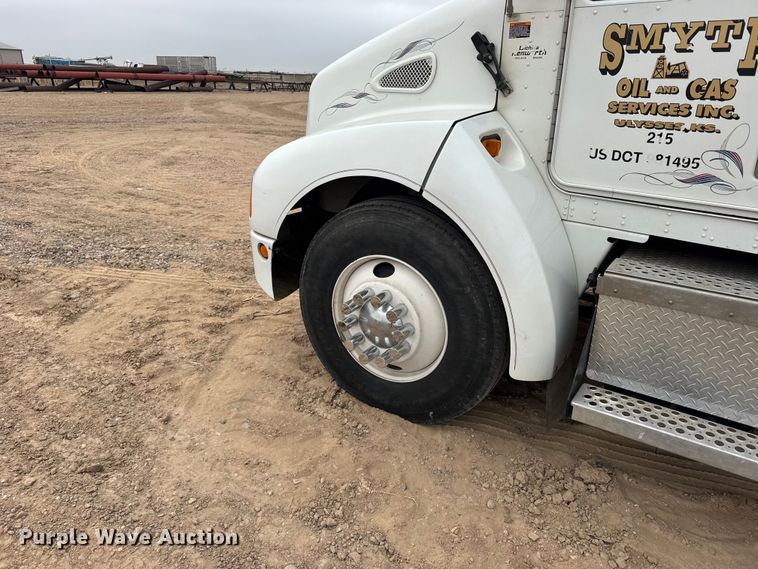 image for item GP9706 2001 Kenworth T300 hydrovac truck