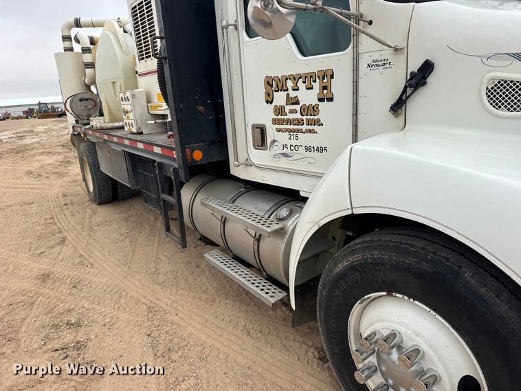 image for item GP9706 2001 Kenworth T300 hydrovac truck