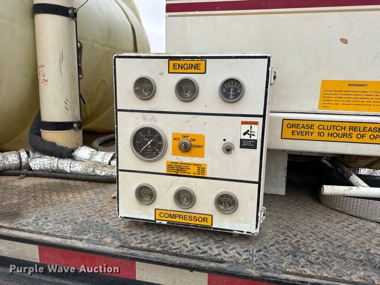 image for item GP9706 2001 Kenworth T300 hydrovac truck