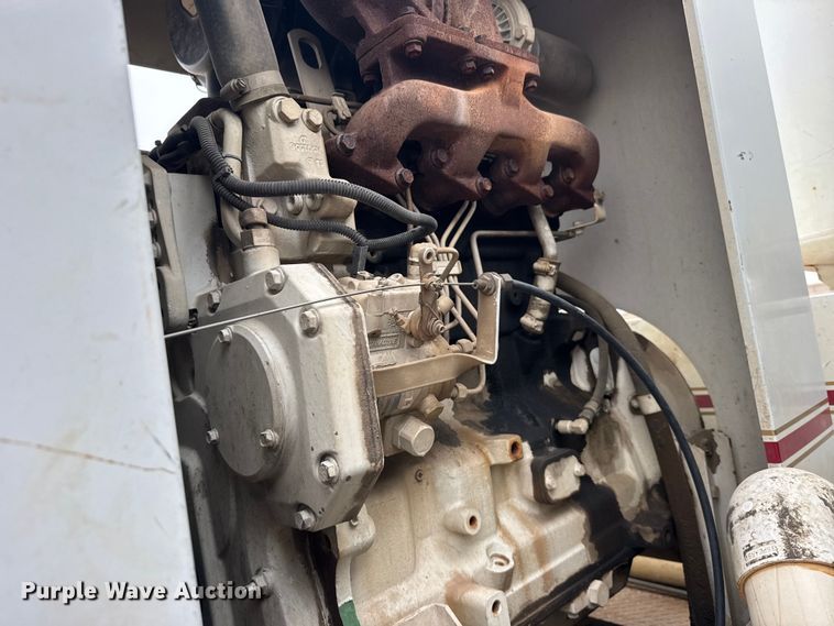 image for item GP9706 2001 Kenworth T300 hydrovac truck
