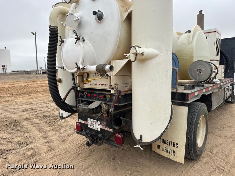 image for item GP9706 2001 Kenworth T300 hydrovac truck