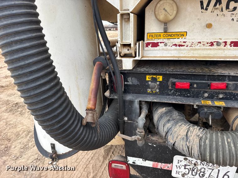 image for item GP9706 2001 Kenworth T300 hydrovac truck