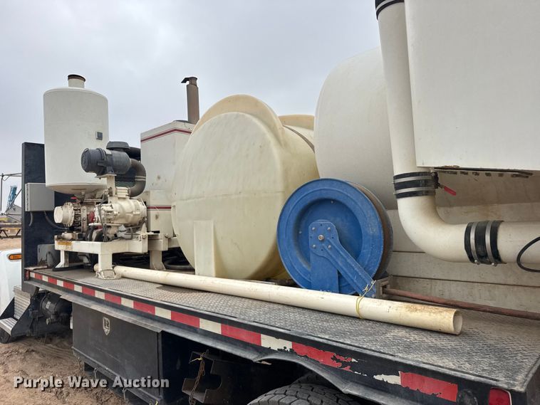 image for item GP9706 2001 Kenworth T300 hydrovac truck