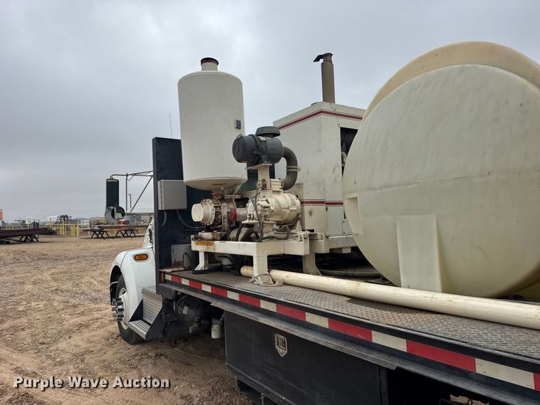 image for item GP9706 2001 Kenworth T300 hydrovac truck