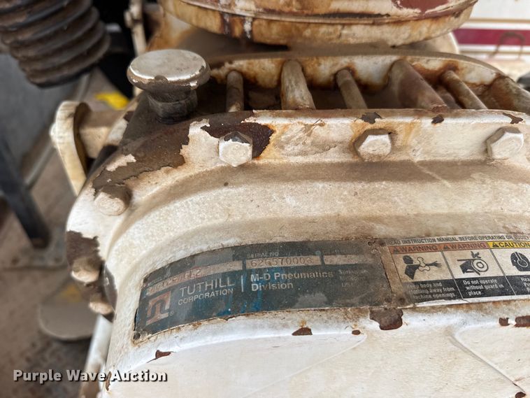 image for item GP9706 2001 Kenworth T300 hydrovac truck