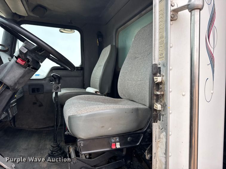 image for item GP9706 2001 Kenworth T300 hydrovac truck