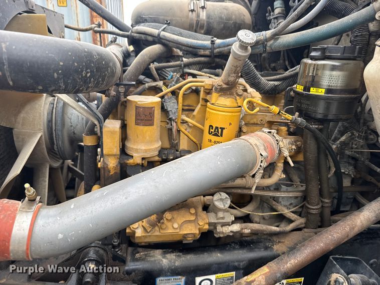 image for item GP9706 2001 Kenworth T300 hydrovac truck