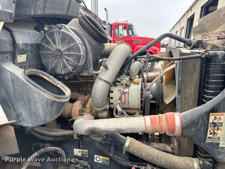 image for item GP9706 2001 Kenworth T300 hydrovac truck