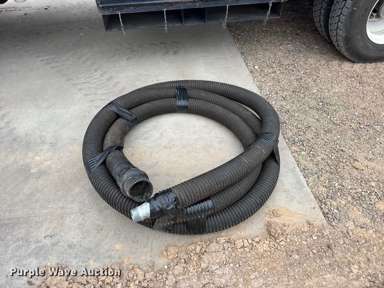 image for item GP9706 2001 Kenworth T300 hydrovac truck