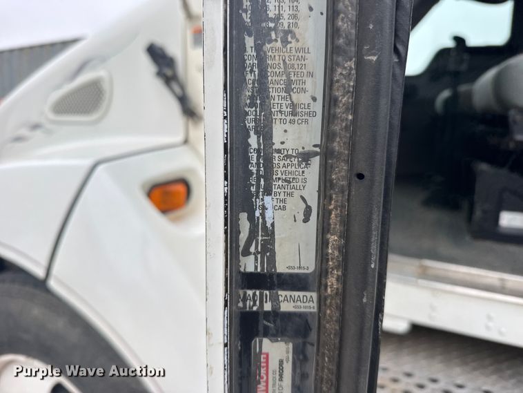 image for item GP9706 2001 Kenworth T300 hydrovac truck