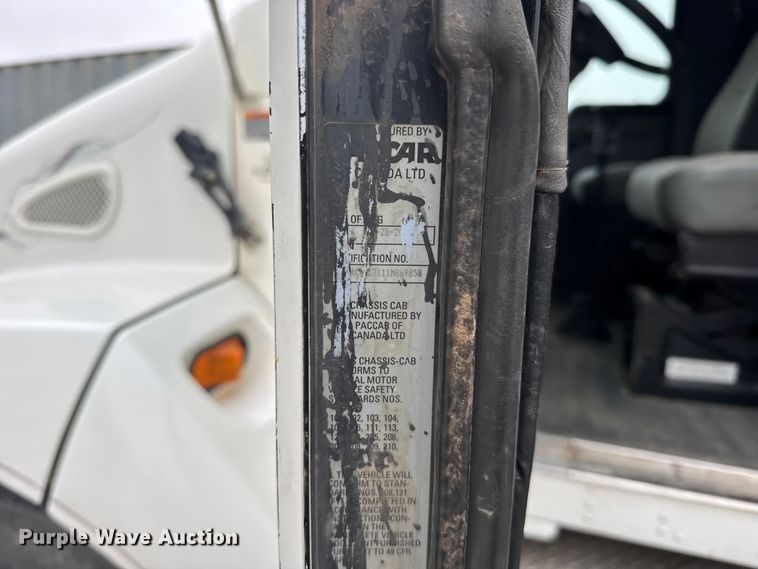 image for item GP9706 2001 Kenworth T300 hydrovac truck