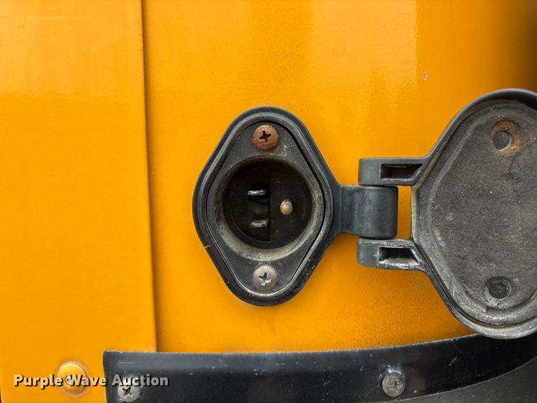 image for item DO5222 2003 Blue Bird TC2000 school bus
