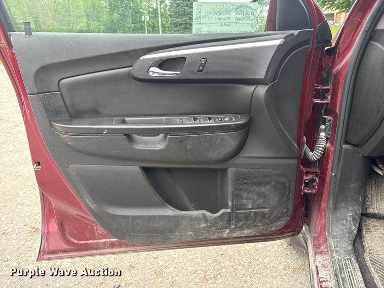 image for item DO5223 2010 Chevrolet Traverse LT SUV
