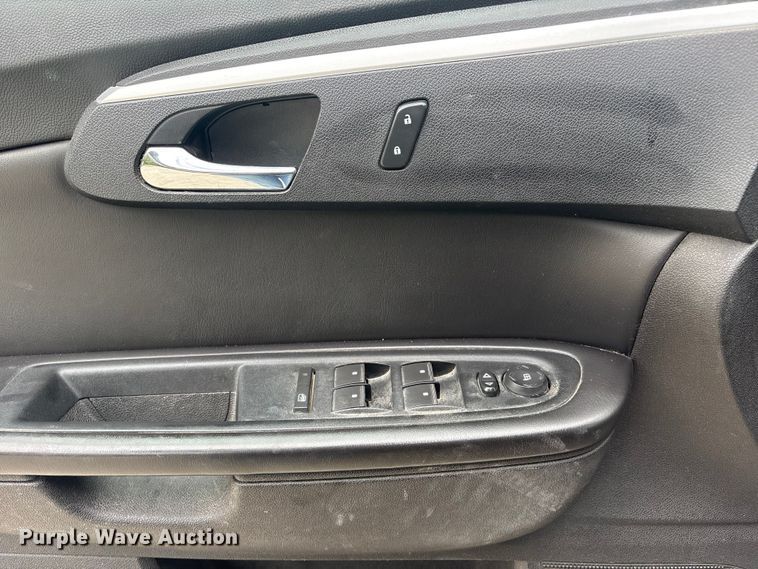 image for item DO5223 2010 Chevrolet Traverse LT SUV