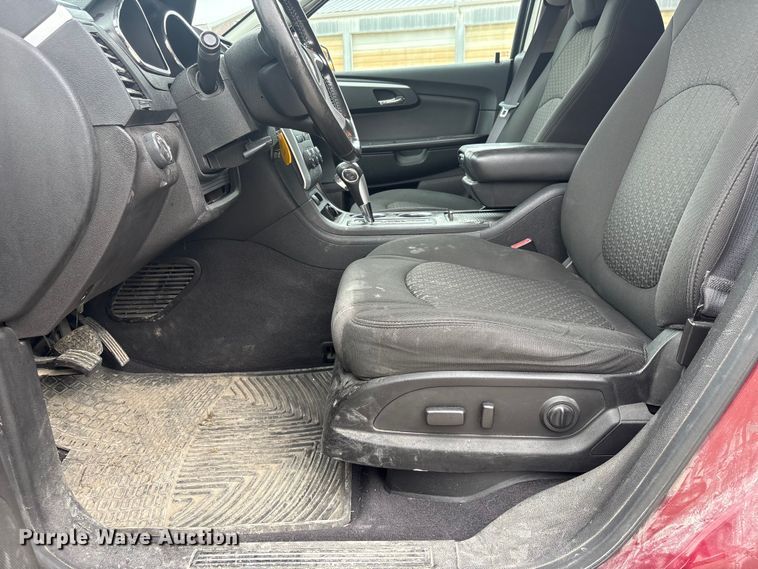 image for item DO5223 2010 Chevrolet Traverse LT SUV