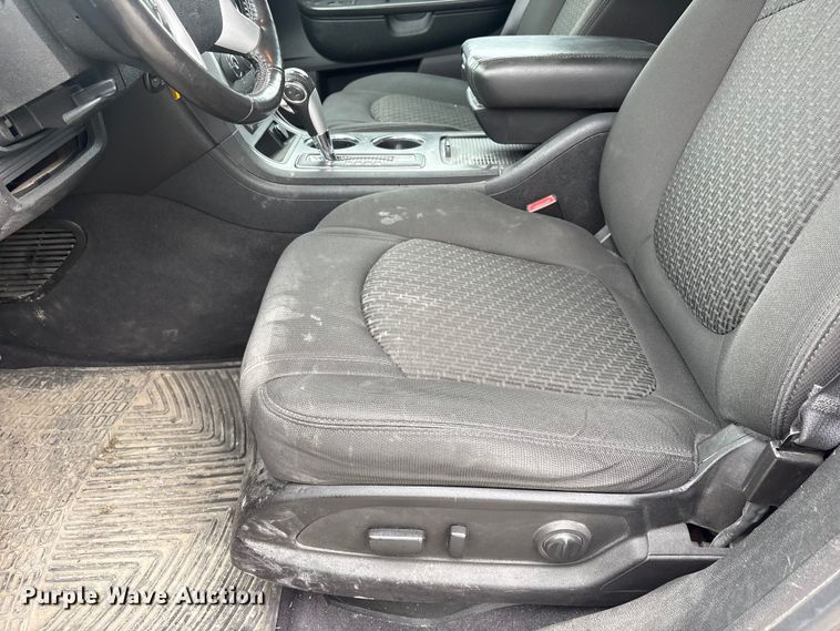 image for item DO5223 2010 Chevrolet Traverse LT SUV